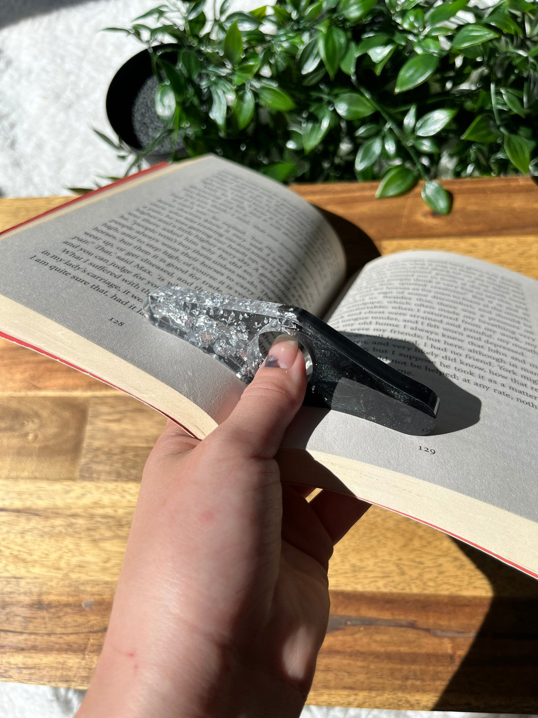 Black Diamond Resin page holders