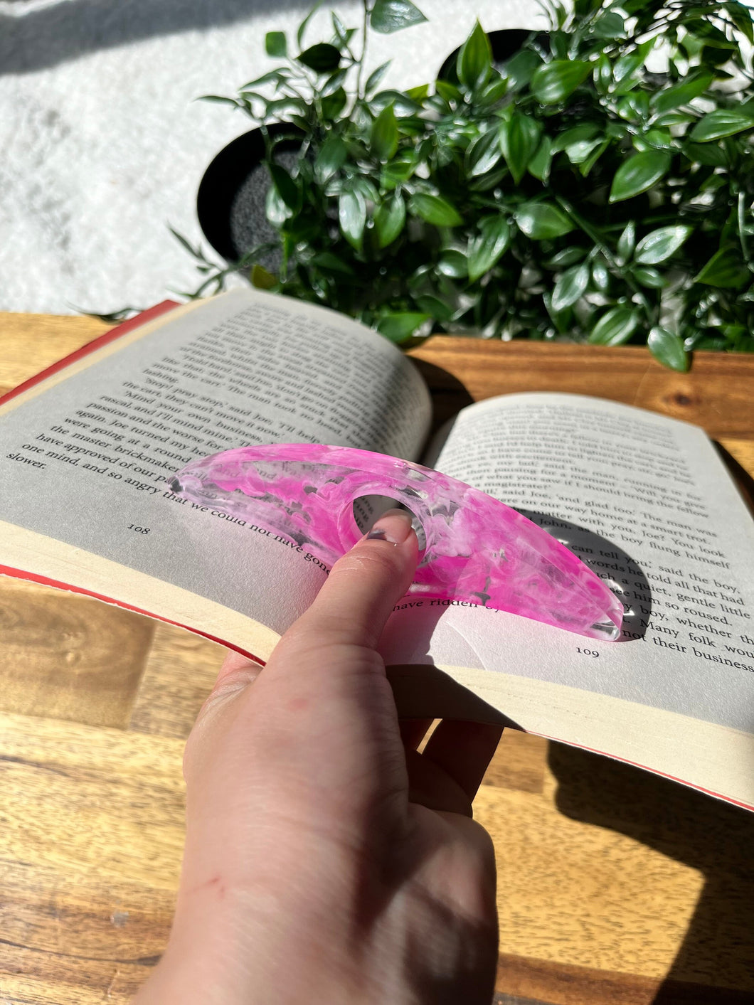 Pink Jellyfish Resin page holders