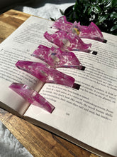 Load image into Gallery viewer, Pink Jellyfish Resin page holders
