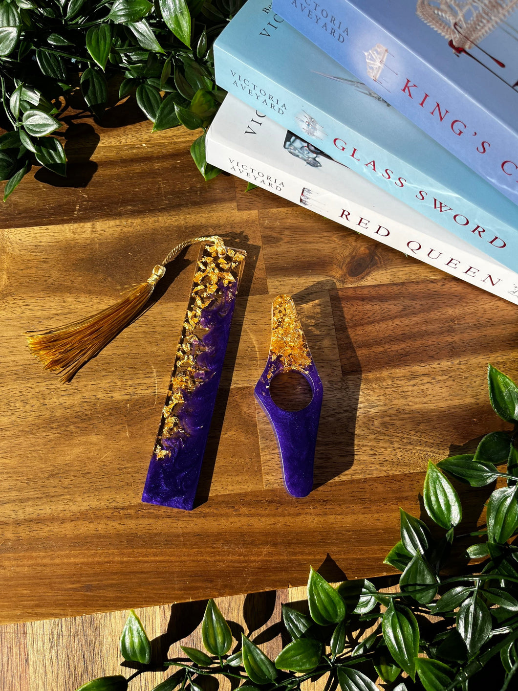 SET Amethyst Bookmark & page holder