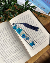 Load image into Gallery viewer, Dried Flowers Resin Bookmarks
