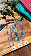 Load image into Gallery viewer, Dried Flowers Resin Bookmarks
